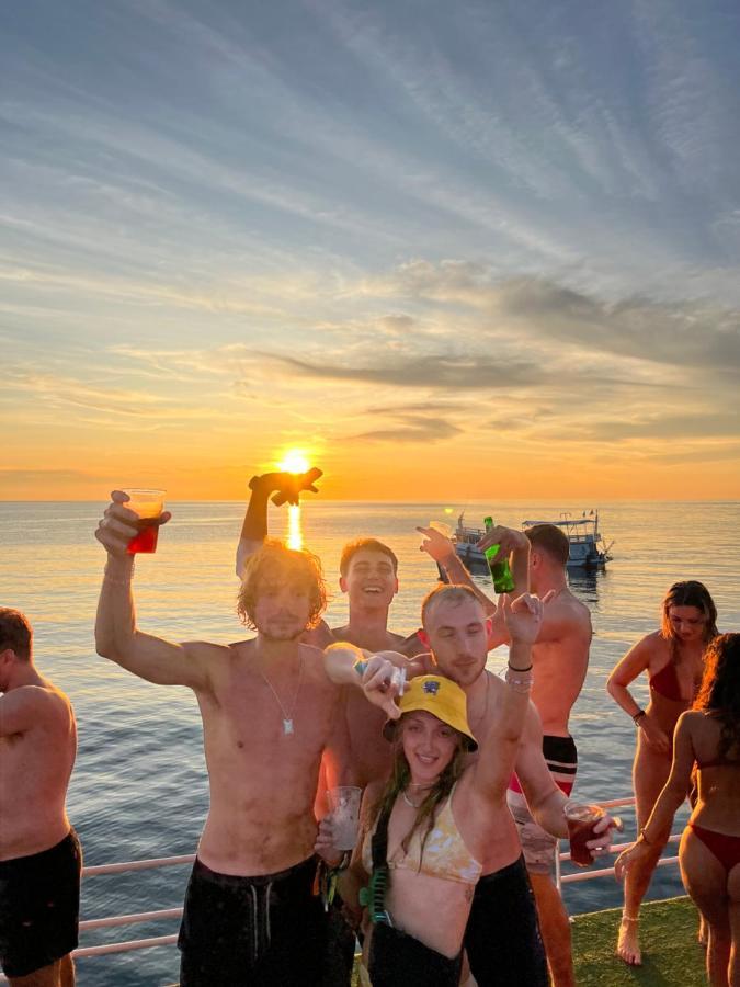 Revolution Koh Tao Hostel Εξωτερικό φωτογραφία