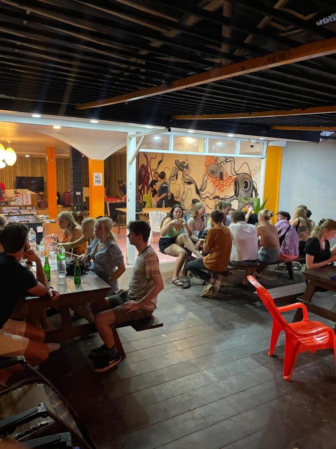 Revolution Koh Tao Hostel Εξωτερικό φωτογραφία